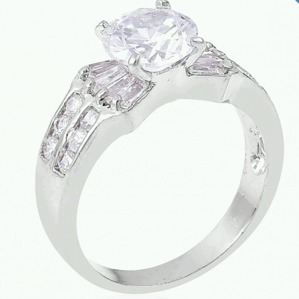 Size 8 ring with stud earrings‎ - Picture 4 of 8